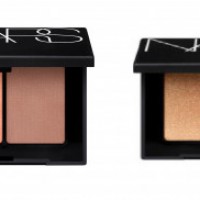 「NARS デュオアイシャドー」（4,200円）