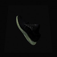 「Y-3 ランナー 4D（Y-3 RUNNER 4D）」（7万円）