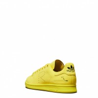 「RS スタンスミス（RS STAN SMITH）」（3万8,000円）