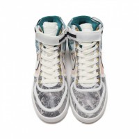 NIKE W VANDAL HI LX（1万3,000円）