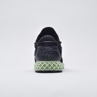 「Y-3 ランナー 4D（Y-3 RUNNER 4D）」（7万円）