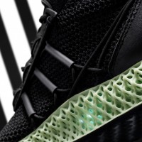 「Y-3 ランナー 4D（Y-3 RUNNER 4D）」（7万円）