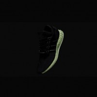 「Y-3 ランナー 4D（Y-3 RUNNER 4D）」（7万円）