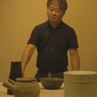 展示作品を選ぶ深澤直人