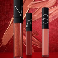 「NARS ディファイアント リップグロスコフレ」（各色6ml／6,200円）※11月14日数量限定発売／HankyuBeauty（阪急百貨店公式通販）限定発売