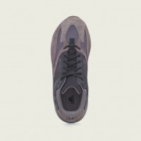 「YEEZY BOOST 700 MAUVE」（3万7,000円）