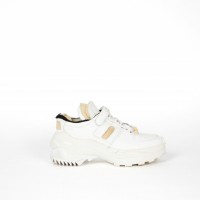 「レトロ フィット ロートップ スニーカーズ（Retro Fit Low-top Snekers）」ホワイト（12万円）