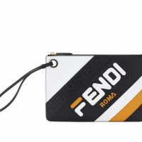 FENDI Mania pouch（9万9,000円）