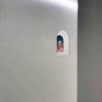 ラフォーレ原宿の地下1階のトイレがリニューアル。写真家・大野隼男の作品を展示中