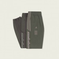 「CALABASAS TRACK PANT」（各1万8,000円）