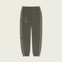 「CALABASAS TRACK PANT」（1万8,000円）