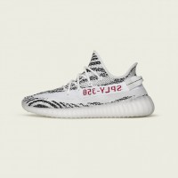 「YEEZY BOOST 350 V2 White/Core Black/Red」（2万8,000円）