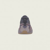 「YEEZY BOOST 700 MAUVE」（3万7,000円）