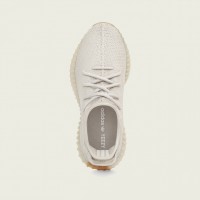 「YEEZY BOOST 350 V2 Sesami」（2万8,000円）