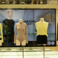 「ユニクロ アンド アレキサンダー ワン（UNIQLO and ALEXANDER WANG）」