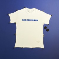 「MILK AND COOKIE Tシャツ 」（税込3,240円）※西武渋谷店オリジナル、限定50枚