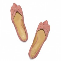 魚座「Eleanor bow Flat」（4万2,000円）