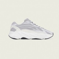 「YEEZY BOOST 700 V2 STATIC」（3万7,000円）