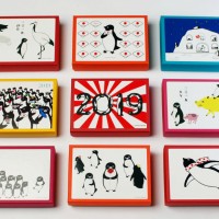 Suicaペンギンの作者、坂崎千春が新宿伊勢丹TOKYO解放区とコラボ。ペンギンたちと過ごすお正月を提案