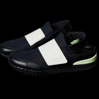 「モンテ クリース スリッポン（MONTE CREASE SLIP-ON）」（1万5,800円 / ホワイト×ホワイト、ブラック×ブラック）