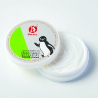 まかないコスメ「Suicaのペンギンハンドクリーム」（30g 税込1,642円）