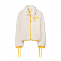 射手座「Faux Sherpa Jacket」（8万3,000円）