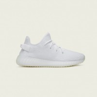 ​YEEZY BOOST 350 V2 TRIPLE WHITE（2万8,000円）