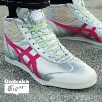 「メキシコ ミッド ランナー デラックス（MEXICO MID RUNNER DELUXE）」（3万8,000円）