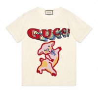 グッチ（GUCCI）、新年を祝した子ブタモチーフの限定コレクション発売