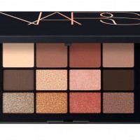 「NARS スキンディープ アイパレット」（7,400円）