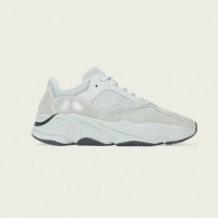 「YEEZY BOOST 700 SALT」（3万7,000円）