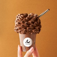 エアリーソフトクリーム‐リッチチョコレート（556円）