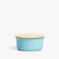 ザラ ホーム（ZARA HOME）が、お花見やピクニックなどのアウトドアシーンをはじめ、毎日のランチタイムにもぴったりな「ピクニックコレクション」の販売をスタートした。