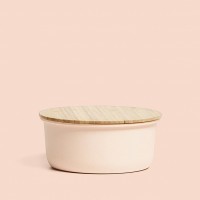 ザラ ホーム（ZARA HOME）が、お花見やピクニックなどのアウトドアシーンをはじめ、毎日のランチタイムにもぴったりな「ピクニックコレクション」の販売をスタートした。