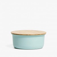 ザラ ホーム（ZARA HOME）が、お花見やピクニックなどのアウトドアシーンをはじめ、毎日のランチタイムにもぴったりな「ピクニックコレクション」の販売をスタートした。