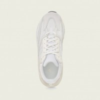 「YEEZY BOOST 700 ANALOG」 （3万7,000円）