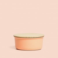 ザラ ホーム（ZARA HOME）が、お花見やピクニックなどのアウトドアシーンをはじめ、毎日のランチタイムにもぴったりな「ピクニックコレクション」の販売をスタートした。