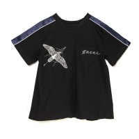 サカイ 2019年春夏カプセルコレクション「Tシャツ」各 32,000円 （ウィメンズ /カラー：ブラック、ホワイト）