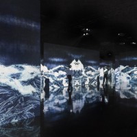 teamLab, Black Waves: Lost, Immersed and Reborn, 2019, Digital Installation, Continuous Loop, Sound: Hideaki Takahashi