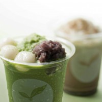 田頭茶舗「シェイク小豆白玉 抹茶・ほうじ茶」（各 税込638円）