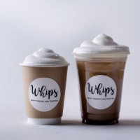 Whipsラテ（Hot/Iced 500円）、Whipsモカ（Hot/Iced 550円）、Whips抹茶（Hot/Iced 550円）