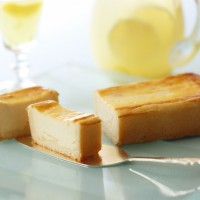 「夏の手焼きチーズケーキ（レモン）」（1本入 税込2,700円）