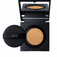 NARS「ナチュラルラディアント ロングウェア クッションファンデーション SPF50/PA+++」5878（セット価格 6,300円）