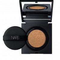 NARS「ナチュラルラディアント ロングウェア クッションファンデーション SPF50/PA+++」8409（セット価格 6,300円）