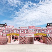 「RED BRICK BEACH（レッド ブリック ビーチ）」