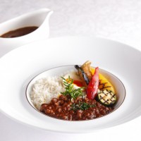 「低糖質版 アグー豚と夏野菜のキーマカレー」（税込3,200円）