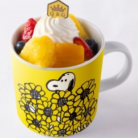 パティスリーQBG「SNOOPY はちみつマグケーキ」（税込1,281円）