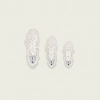 「YEEZY 500 BONE WHITE」