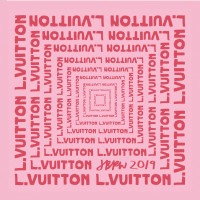 「Logo Monogram shawl pink」（9万2,000円）