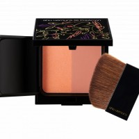 シュウ ウエムラ（shu uemura）「ピカシュウ グローオン デュオ パレット」コーラル スパーク（4,900円）